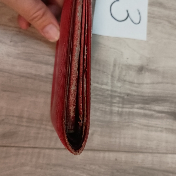 LOUIS VUITTON Bi -fold wallet Epi Leather Authentic red ♥️🍒 - Picture 4 of 12